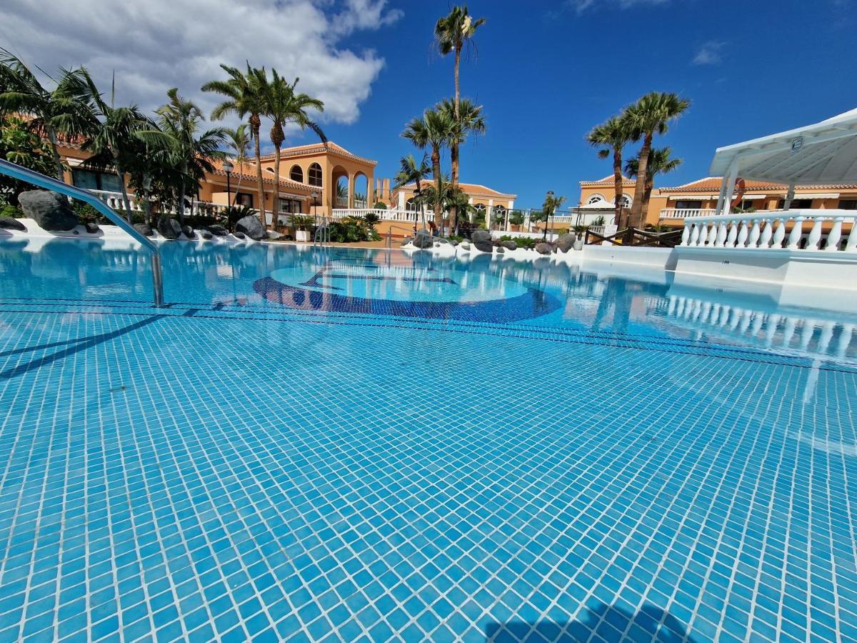 Exclusive Penthouse Playa Las Vistas 4 Close To The Sea And Beach, Aircondition For A Fee, Wifi, Terrace, Heated Pool Playa de las Americas  Luaran gambar